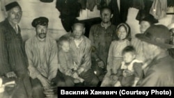 გადასახლებულთა ჯგუფი, 1930 წწ.