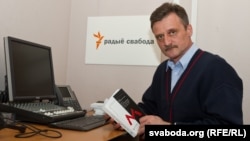 Алег Грузьдзіловіч з новай кнігай «Хто ўзарваў Менскае мэтро?»