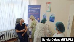 Institutul de Medicină Urgență/ vicedirectorul medical Igor Curov - primele vaccinări anti Covid-19, Chișinău 2 martie 2021