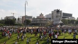 A kormány ellen és mellett is demonstráltak a fővárosban