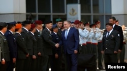 منتقدان آویگدور لیبرمن وزیر دفاع اسرائیل نگران هستند تنش جدید موجب لطمه خوردن تلاش اسرائیل برای گرفتن کمک‌های نظامی از آمریکا شود.