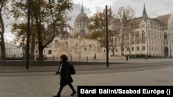 Az Országház épülete a budapesti Kossuth téren