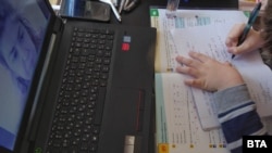 Bulgaria - școală la distanță, din cauza pandemiei de coronavirus