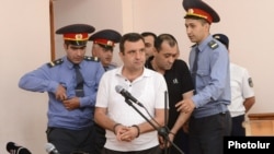 Արխիվ -- Նախագահի նախկին թեկնածու Վարդան Սեդրակյանը դատարանի դահլիճում, 19-ը սեպտեմբերի, 2013թ․