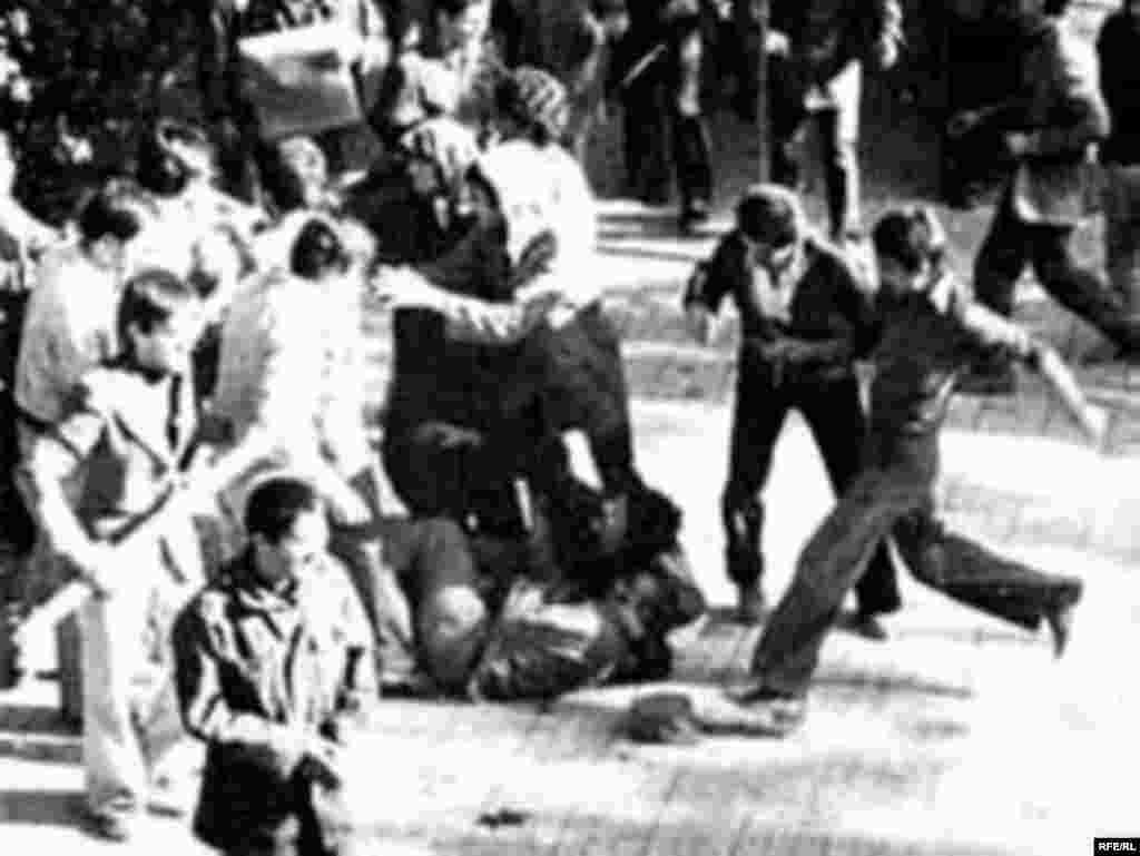 دانشجویان در سال ۱۳۵۷ در خط مقدم انقلابیون هستند.