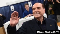 Silvio Berlusconi, në një qendër votimi në Itali, në vitin 2018.