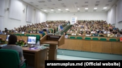 La Universitatea de Stat din Moldova