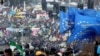 Aproape un milion de oameni participă la Kiev la un nou protest antiguvernamental și antiprezidenţial