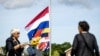 Steaguri în bernă la ceremonia de la Vijfhuizen