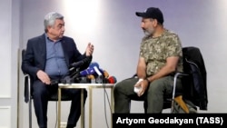 Սերժ Սարգսյանը և Նիկոլ Փաշինյանը, արխիվ, Երևան, 22 ապրիլի, 2018թ.