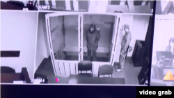 Rus esgeri Kuraşow barada wideo arabaglanyşygy arkaly şaýatlyk edýär.