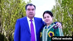 Озода Рахмон с отцом Эмомали Рахмоном