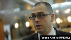 Ne radi se o jačanju vojne moći, nego o nabavkama koje su nužne za minimum operativnih sposobnosti vojske: Aleksandar Radić