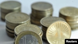 Monedha metalike euro dhe denarë të Maqedonisë së Veriut (Foto ilustruese) 