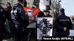 Članovi grupe „Srbska akcija“ učestvovali su na brojnim ekstremno desničarskim skupovima, pa tako i na ovom u Beogradu 8. februara 2016. godine, kada su organizovali skup podrške rehabilitaciji Milana Nedića, predsednika kvislinške vlade u vreme fašističke okupacije Srbije.