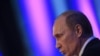 Wladimir Putin: “Diplomatiki gulluklaryň öz dokumentlerine seresaply çemeleşmegi zerur. Maglumatlaryň syzmagy öňem bolupdy. Men munuň bilen bagly hiç hili betbagtçylyk göremok”
