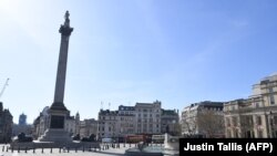 Londra: Trafalgar Square, o piață părăsită în timp de coronavirus, 24 martie 2020.