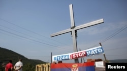 U Rudarama su stanovnici srpske nacionalnosti 15. septembra 2011. postavili barikade da zaustave Kfor.