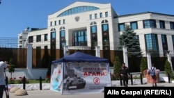 Protestul de la Ambasada Rusiei