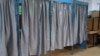 Sondaj IMAS: Klaus Iohannis conduce în intențiile de vot cu 45,7%, urmat de Mircea Diaconu cu 16,7 %. Dan Barna, pe poziția a patra