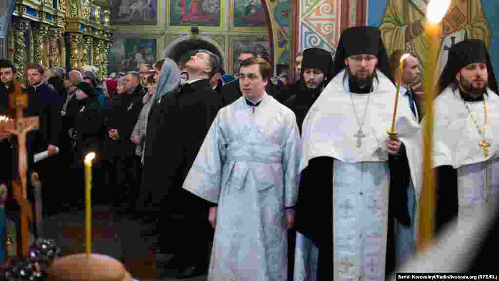 Молитва за Героями Небесно сотні в Михайлівському соборі. Серед присутніх &ndash; Петро та Марина Порошенко