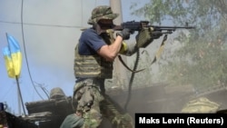 Український військовий під час боїв за Іловайськ на Донеччині, 26 серпня 2014 року