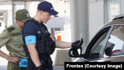 Një zyrtarë i FRONTEX-it. Foto ilustruese.