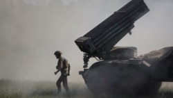 Військовослужбовці 30-ї ОМБр імені князя Костянтина Острозького Збройних сил України готуються до стрільби з РСЗВ БМ-21 «Град», Донецька область, 3 червня 2025 року