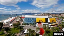 Vedere generală a Palatului Festivalului de la Cannes, 12 mai 2016.
