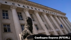 Разследващите искат да им бъде предоставена преписка от сключването на договора, както и инвестиционната програма за обекта