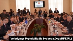 Ukraine - OSCE representatives stand at the meeting about tatar issue, Simferopol, September 19 2013