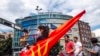 Архива - Членови на опозициската ВМРО-ДПМНЕ на почетокот на јуни блокираа раскрсници во Скопје барајќи одговори за разговорите на македонската Влада со Бугарија. Партија прашува дали власта преговара за македонскиот идентитет? 