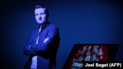 Guillaume Rozier egy fotózáson Párizsban, 2021. február 10-én