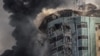 Blocul turn din Gaza care găzduia mai multe organizații media, lovit de aviația israeliană, 15 mai 2021.