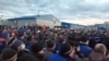 Митингка чыккан эшчеләр