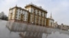 У посольстві США в Москві застерегели своїх громадян: уникайте скупчень людей