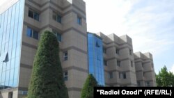 Бонки миллии Тоҷикистон мегӯяд, дар кишвар 17 бонк, 1 созмони қарзии ғайрибонкӣ, 41 созмони амонатӣ, 43 созмони қарзии хурд фаъолият доранд.