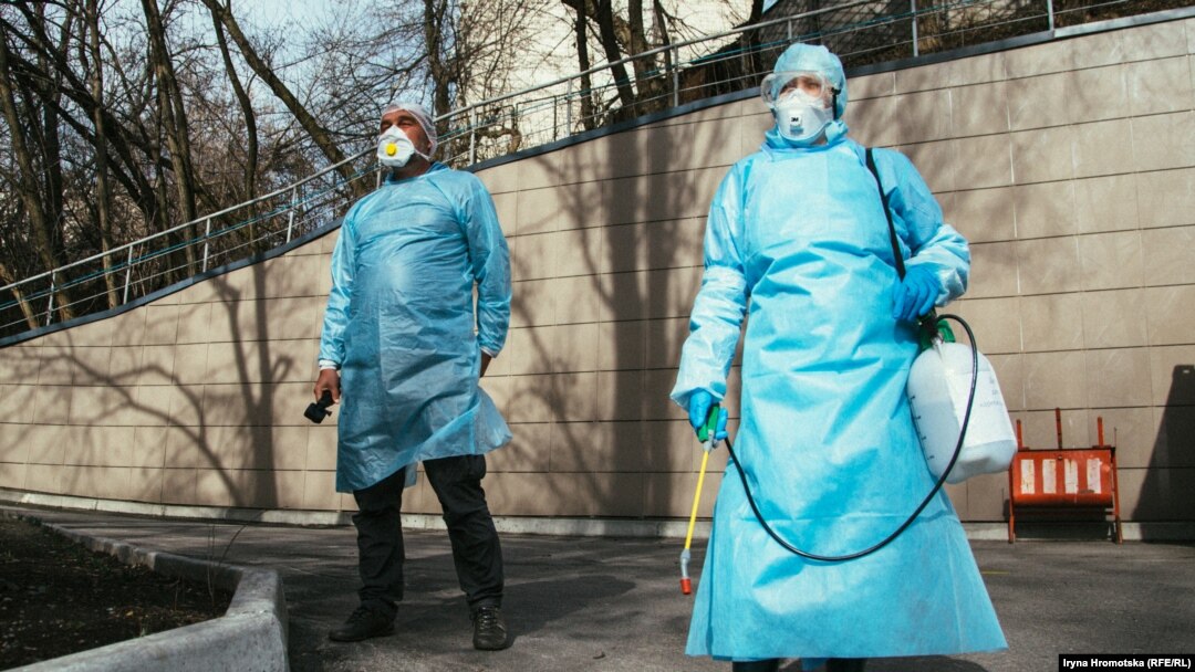 В Олександрівській лікарні провели показове тренування доправлення хворого на коронавірус та дезінфекції карети швидкої