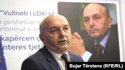 Lider Demokratskog saveza Kosova (DSK) Isa Mustafa