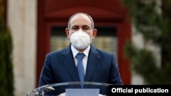 Armenia -- Prime Minister Nikol Pashinian speaks at a news briefing, Yerevan, June 4, 2020.