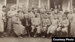 Ofițeri români în lagărul de la Dänholm-Stralsund (Foto: Expoziția Marele Război, 1914-1918, Muzeul Național de Istorie a României)