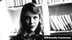 Sylvia Plath, poetă și romancieră americană