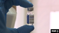 Szerbiába már megérkezett az első szállítmány az orosz vakcinából 
